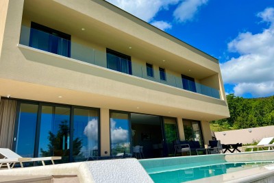 TOP Villa mit Meerblick in exponierter Lage *BESTinvest*