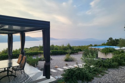 Unverbaubarer Meerblick TOP Lage *herrliche renoviertes 2-Familienhaus* mit Pool