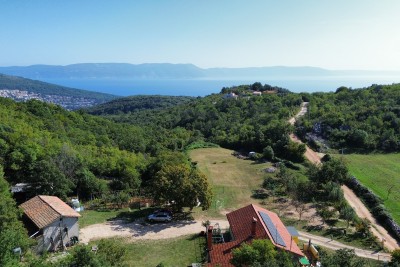 Haus mit Nebengebäude in herrlicher Alleinlage mit Meerblick und großem Grundstück!