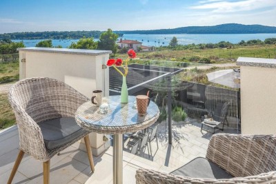 TOPVilla mit 2 Wohneinheiten und Meerblick *Region MEDULIN*