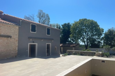 Traumhaftes Anwesen mit Gästehaus und Weitblick in Meeresnähe