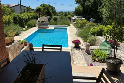 Top renovierte Steinhaus Villa mit traumhaftem Meerblick in Alleinlage