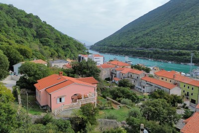 Liegenschaft mit Potential am Hafen mit Meerblick und Strandnähe